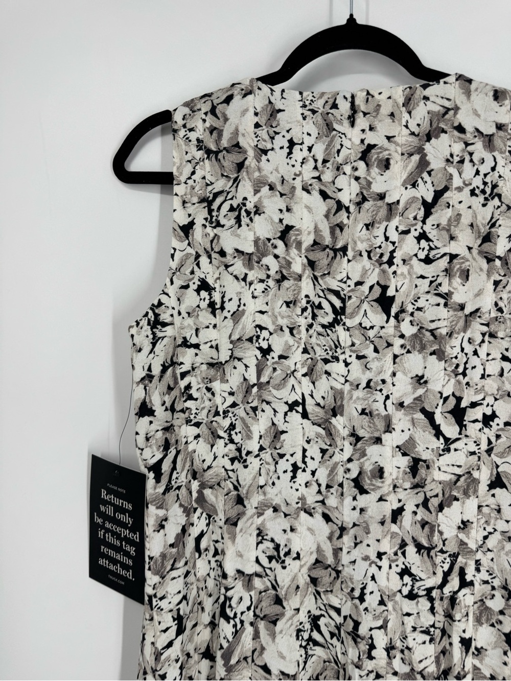 NWT Tuckernuck Gray Gardens Andi Dress Floral Pleated Skirt Sleeveless Midi Sz 4 - Picture 10 of 13